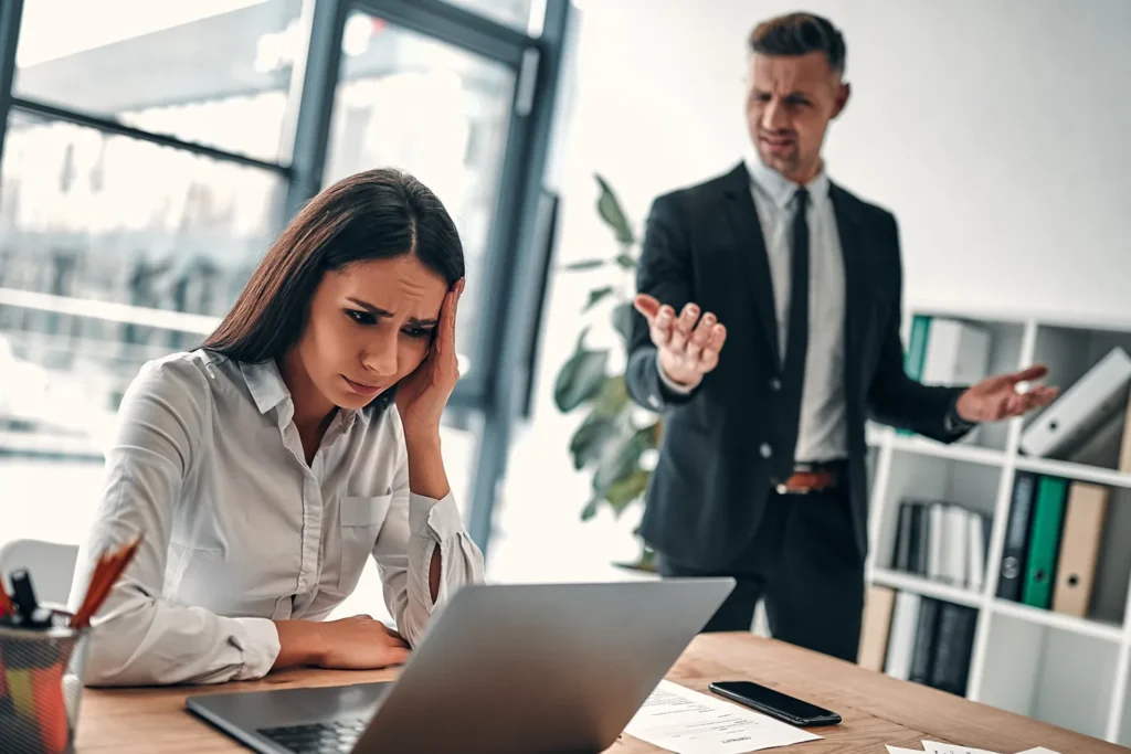 9 Powerful Yet Negative Truths About How to Deal with Toxic Coworkers Without Losing Your Sanity - Sickpage