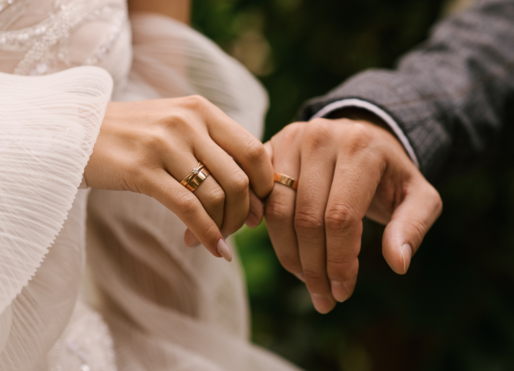 9 Smart and Powerful Wedding Ring Secrets Every Couple Should Know Before Buying - Sickpage