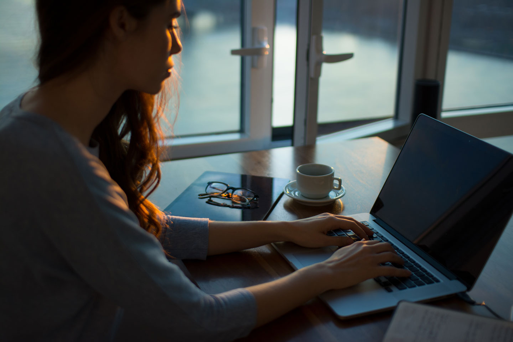 How Can These 10 Smart Digital Nomads Jobs Give You More Freedom to Work From Anywhere? - Sickpage