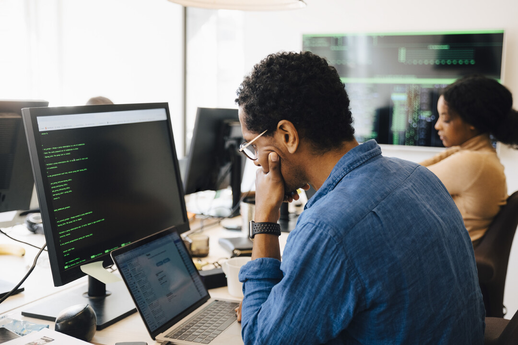 How Can These 10 Smart Digital Nomads Jobs Give You More Freedom to Work From Anywhere? - Sickpage