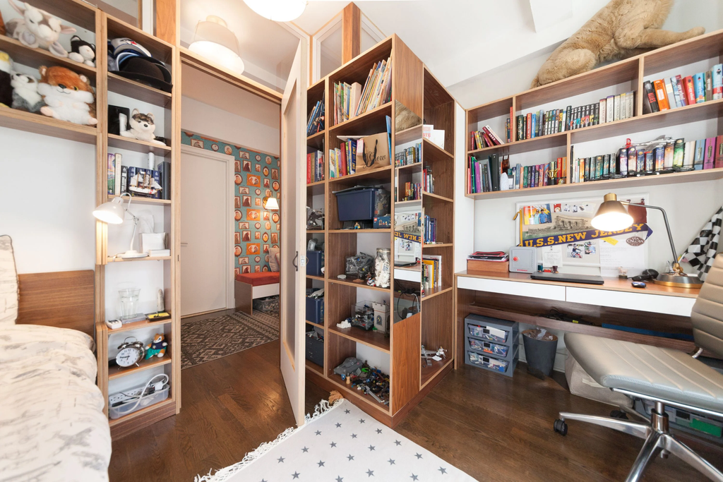 7 Powerful Bedroom Organization Ideas That Can Turn a Cluttered Room Into a Calmer Space - Sickpage